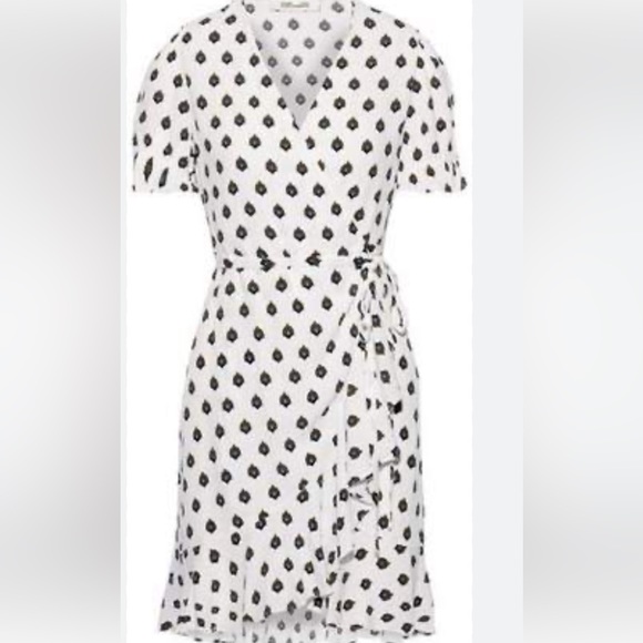 Diane Von Furstenberg Emilia Wrap Dress
Print Crepe 10 - Picture 2 of 3